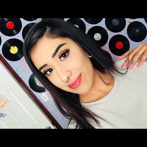 Meet your Posher, Alondra